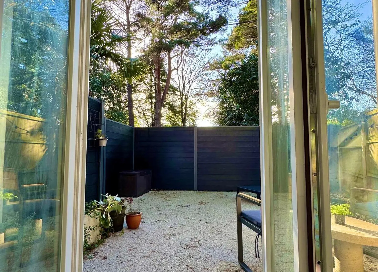 Spacious Bournemouth Apartment - Close To Town Centre And Beach - Free Parking - Sleeps 6